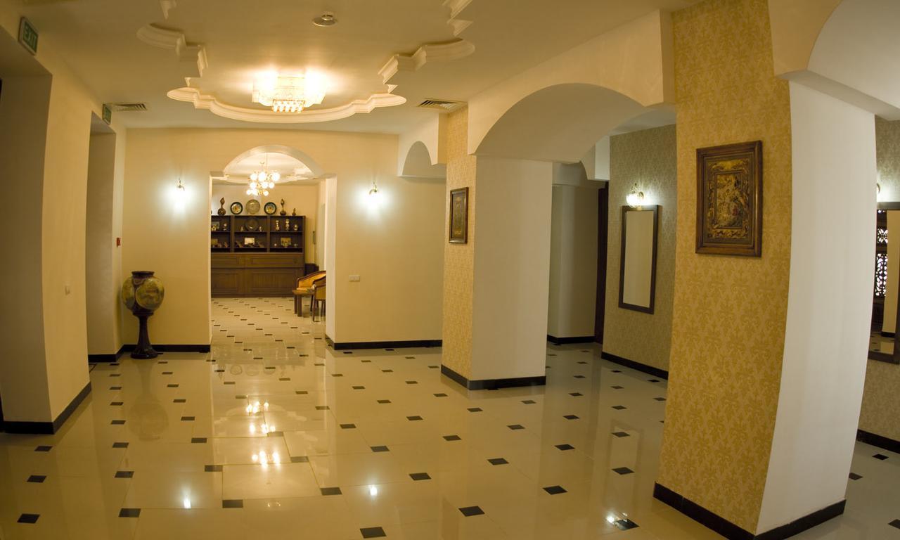 Hotel Registon Samarkand Bagian luar foto